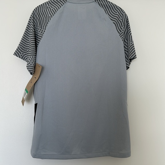 NIKE Dri-Fit Soccer Shirt. Sz. XL - Picture 8 of 8